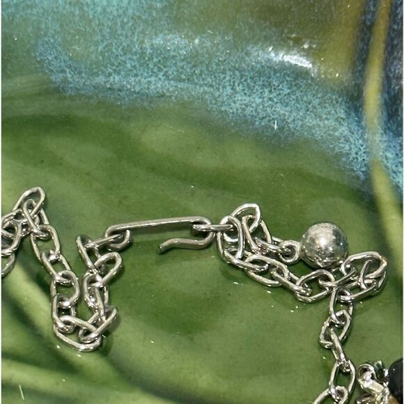 Vintage Art Deco Lisner Dark Gray & Silver 14” Statement Necklace - Picture 3 of 4